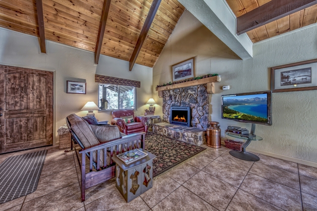 Living Room With Towering Open Beam Ceilings Lake Tahoe Real
