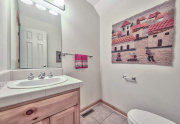 14-Cute-half-bath-downstairs