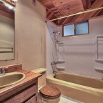 1778 Mohican bathroom