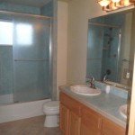 1621 Plumas bath 4