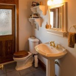 651 Alpine bathroom